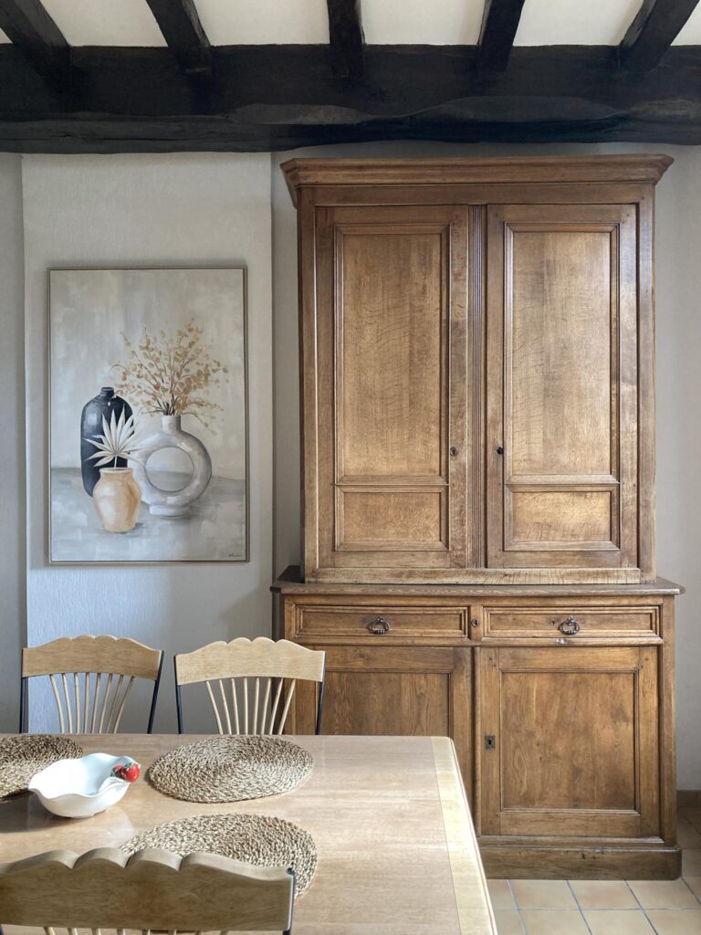 table salle à manger et armoire